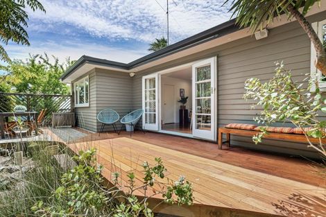 Photo of property in 37 Haruru Falls Road, Haruru, 0204