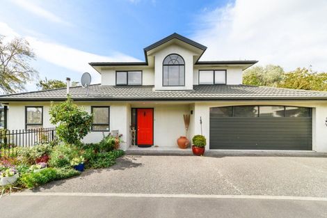 Photo of property in 18 Winston Avenue, Hokowhitu, Palmerston North, 4410