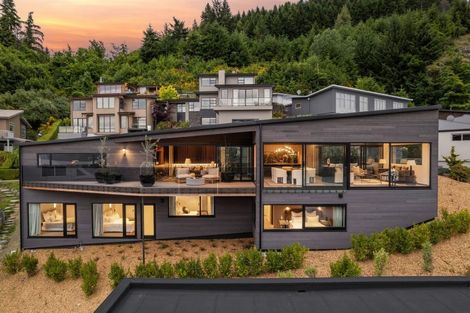 Photo of property in 1a Olivers Place, Queenstown, 9300