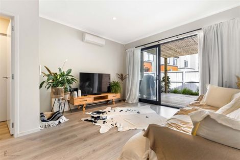 Photo of property in 4 Peihana Road, Hobsonville, Auckland, 0616