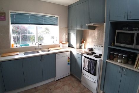 Photo of property in 40 Priestley Drive, Bucklands Beach, Auckland, 2014