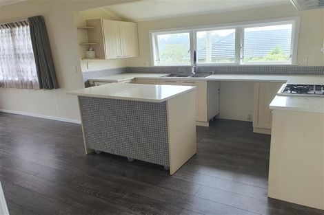 Photo of property in 91 Stottholm Road, Titirangi, Auckland, 0604