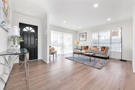 Photo of property in 13 Eroni Clarke Close, Flat Bush, Auckland, 2019