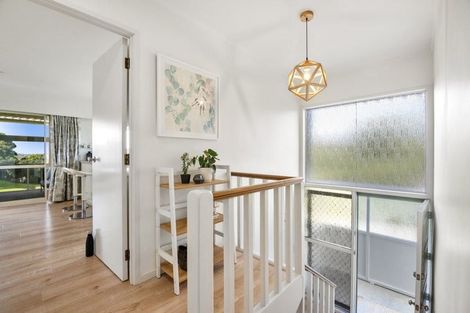 Photo of property in 1/3 Hall Road, Glenfield, Auckland, 0629