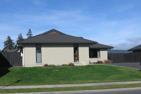 Photo of property in 24 Nottingham Drive, Hamilton East, Hamilton, 3216