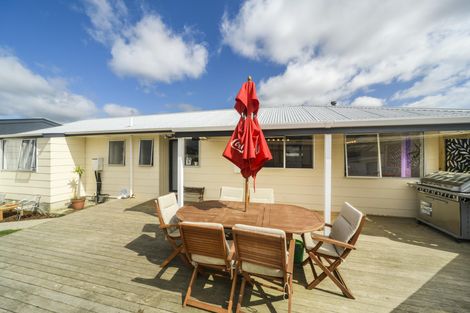 Photo of property in 28 Branigan Parade, Kelvin Grove, Palmerston North, 4414