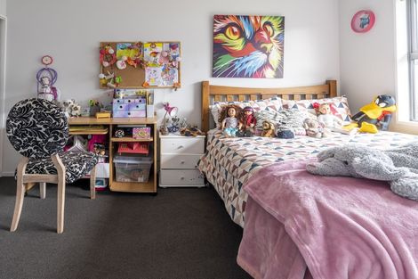 Photo of property in 12 Robalan Close, Halswell, Christchurch, 8025