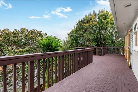 Photo of property in 1/34 Sunset Road, Unsworth Heights, Auckland, 0632