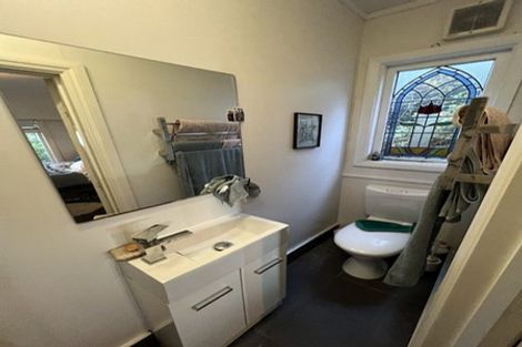 Photo of property in 4 Rangiora Avenue, Kaiwharawhara, Wellington, 6035