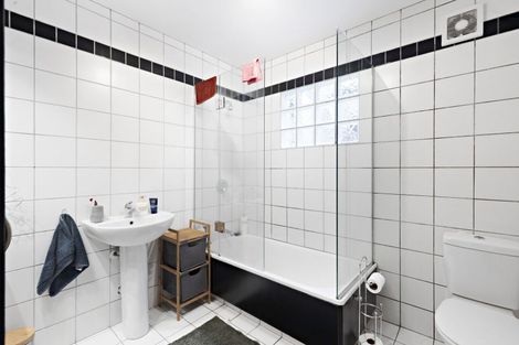 Photo of property in 80 Farnham Street, Mornington, Wellington, 6021