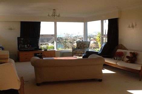 Photo of property in 95 Ocean View Road, Hillcrest, Auckland, 0627