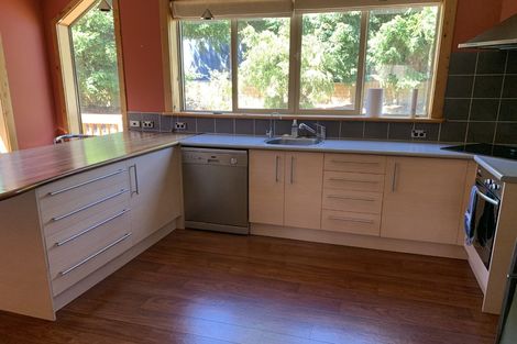 Photo of property in 8 Drake Place, Lake Hawea, Wanaka, 9382