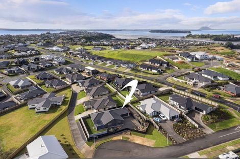Photo of property in 6 Herring Place, Omokoroa, 3114