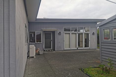 Photo of property in 32a Miro Street, New Lynn, Auckland, 0600