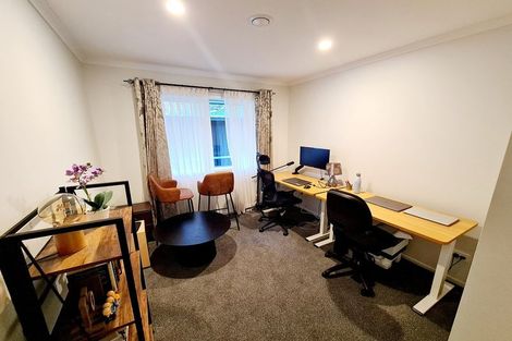 Photo of property in 19 Mooring Close, Whitby, Porirua, 5024