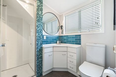 Photo of property in 2/12 Ballini Rise, West Harbour, Auckland, 0618