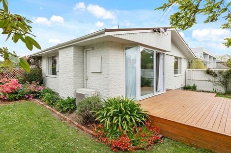 Photo of property in 2/16 Holly Road, St Albans, Christchurch, 8014
