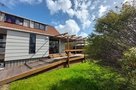 Photo of property in 2/24 Lancaster Road, Beach Haven, Auckland, 0626