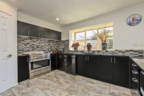 Photo of property in 28 Arataki Road, Havelock North, 4130