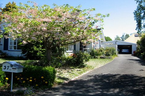 Photo of property in 1/47 Barnes Road, Redwood, Christchurch, 8051