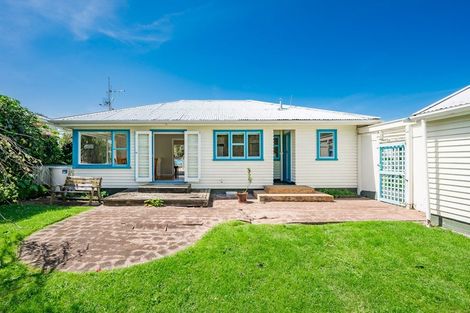 Photo of property in 37 Hillcrest Road, Raumati South, Paraparaumu, 5032