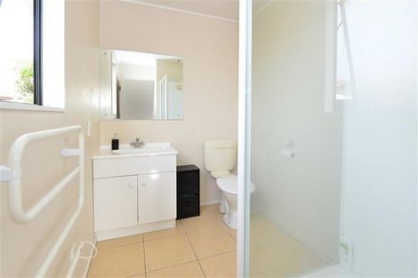 Photo of property in 3 Empressa Heights, Helensville, 0800