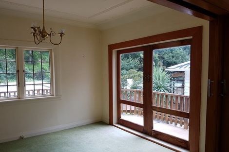 Photo of property in 54a Ferry Street, Seatoun, Wellington, 6022