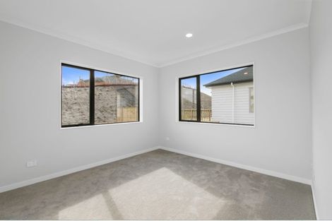 Photo of property in 104 Godfrey Drive, Orewa, 0931