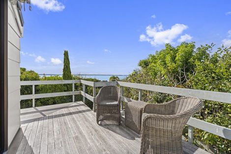Photo of property in 26 Pacific Parade, Army Bay, Whangaparaoa, 0930