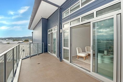 Photo of property in 2/4 Reads Quay, Gisborne, 4010