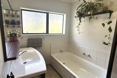 Photo of property in 32 Weggery Drive, Waikanae Beach, Waikanae, 5036