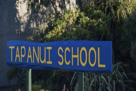 Photo of property in 10 Station Road, Tapanui, 9522