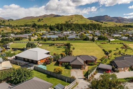 Photo of property in 14 Herries Lane, Lake Hayes, Queenstown, 9304