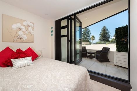Photo of property in 2/6 Marine Parade, Mount Maunganui, 3116