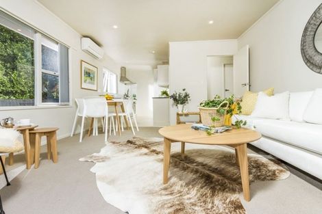 Photo of property in 1/1 Hatherlow Street, Glenfield, Auckland, 0629