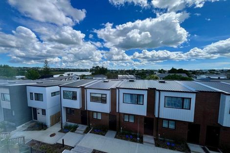 Photo of property in 17 Paetai Lane, Te Atatu Peninsula, 0610