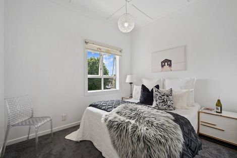 Photo of property in 1/317 Lake Road, Hauraki, Auckland, 0622