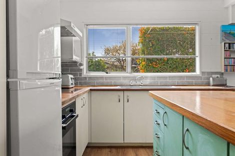 Photo of property in 2 Knox Place, Greerton, Tauranga, 3112