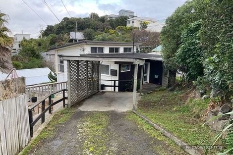 Photo of property in 98 Maupuia Road, Maupuia, Wellington, 6022