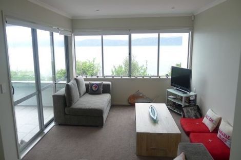 Photo of property in 275u2 Karaka Bay Road, Karaka Bays, Wellington, 6022