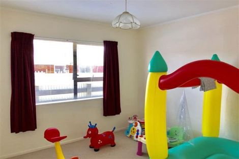 Photo of property in 2b Roys Road, Weymouth, Auckland, 2103