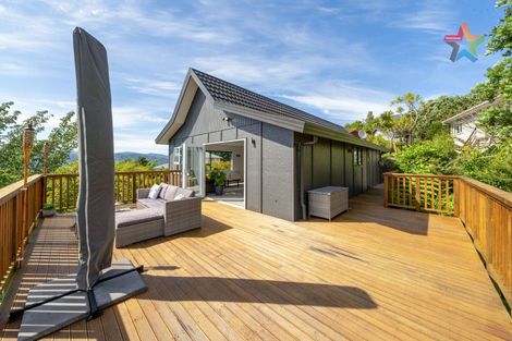 Photo of property in 26 Wisteria Grove, Maungaraki, Lower Hutt, 5010