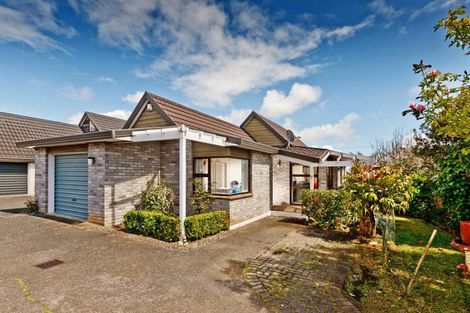 Photo of property in 31 Glucina Avenue, West Harbour, Auckland, 0618