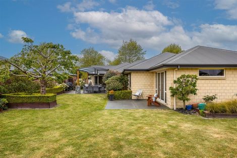 Photo of property in 17 Riverwood Boulevard, Redwood, Christchurch, 8051