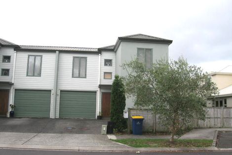 Photo of property in 39 Verdale Circle, Glen Eden, Auckland, 0602