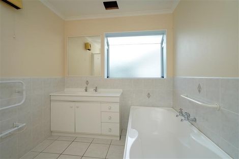 Photo of property in 1 Moana Avenue, Bayswater, Auckland, 0622