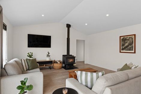 Photo of property in 24 Cressy Place, Darfield, 7510