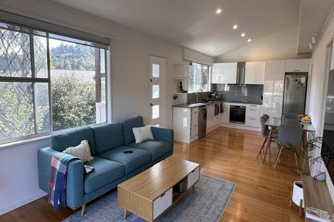 Photo of property in 2/111 Eskdale Road, Birkdale, Auckland, 0626