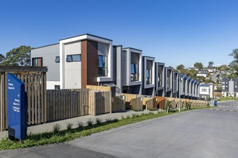Photo of property in 5 Morihana Close, Glen Eden, Auckland, 0602