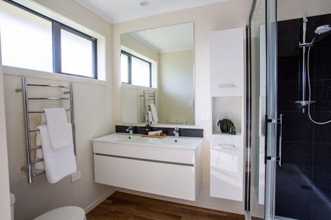 Photo of property in 7 Devon Lane, Carterton, 5713